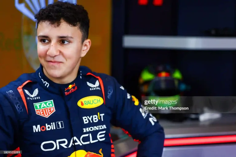 Isack Hadjar crash Barcelona