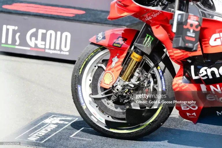 MotoGP front tyre pressure